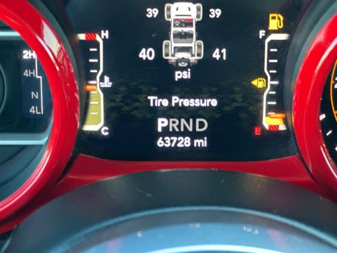 Used 2020 Jeep Wrangler Unlimited Sahara image 24