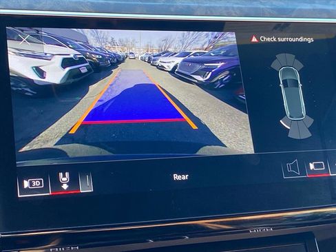 Used 2022 Audi e-tron Premium Plus image 14