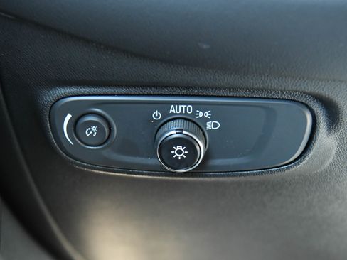 Used 2020 Chevrolet Equinox LT image 28