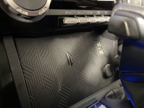 Certified 2025 Toyota Tacoma TRD Off-Road AWD/4WD image 30