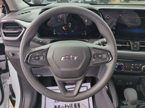 New 2026 Chevrolet TrailBlazer LT w/ Midnight Edition FWD image 11