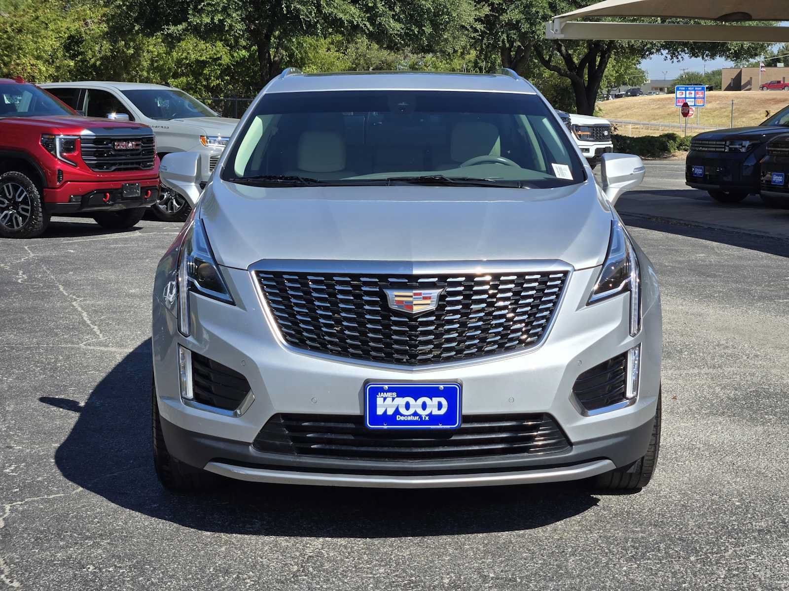 Used 2020 Cadillac XT5 Premium Luxury AWD/4WD image 2