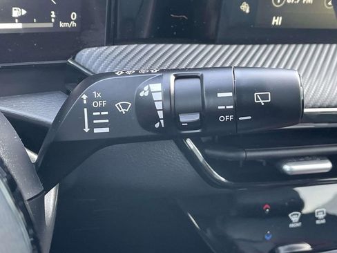 Used 2025 Nissan Kicks SR image 22