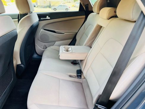 Used 2021 Hyundai Tucson SE image 18