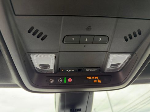 New 2025 Cadillac XT5 Luxury image 20