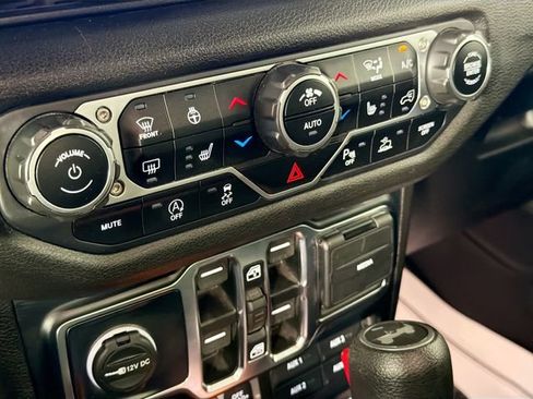 Used 2024 Jeep Wrangler Willys image 15