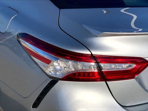 Used 2020 Toyota Camry XSE image 25