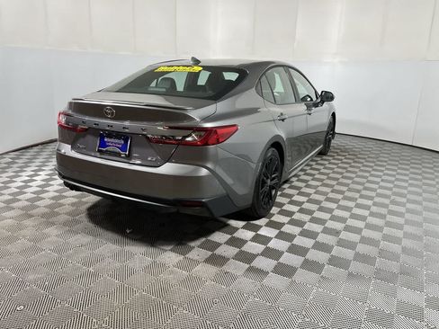 Used 2025 Toyota Camry SE FWD image 8