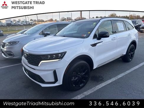 Used 2021 Kia Sorento SX image 3