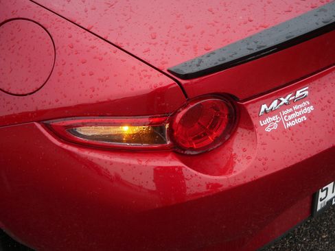 Used 2016 MAZDA MX-5 Miata Club RWD image 17