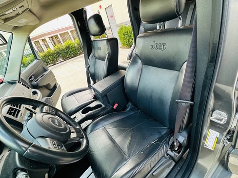 Used 2012 Jeep Liberty Sport RWD image 15