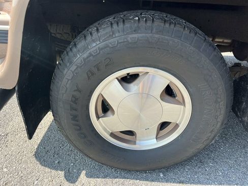 Used 1995 Chevrolet Silverado 1500 4x4 Regular Cab image 15