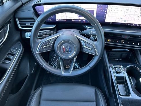 Used 2025 Buick Envision Preferred image 16