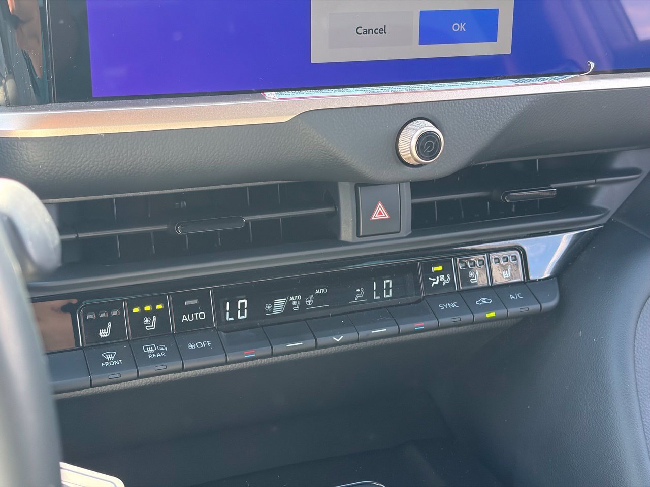 Used 2025 Toyota Crown AWD/4WD image 8
