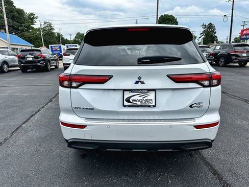 Used 2022 Mitsubishi Outlander ES AWD/4WD image 7