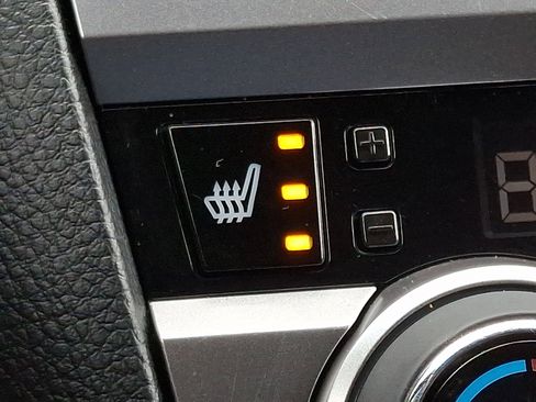 Used 2017 Subaru Outback 2.5i Premium image 23