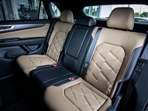 New 2026 Volkswagen Atlas Cross Sport SE FWD image 31
