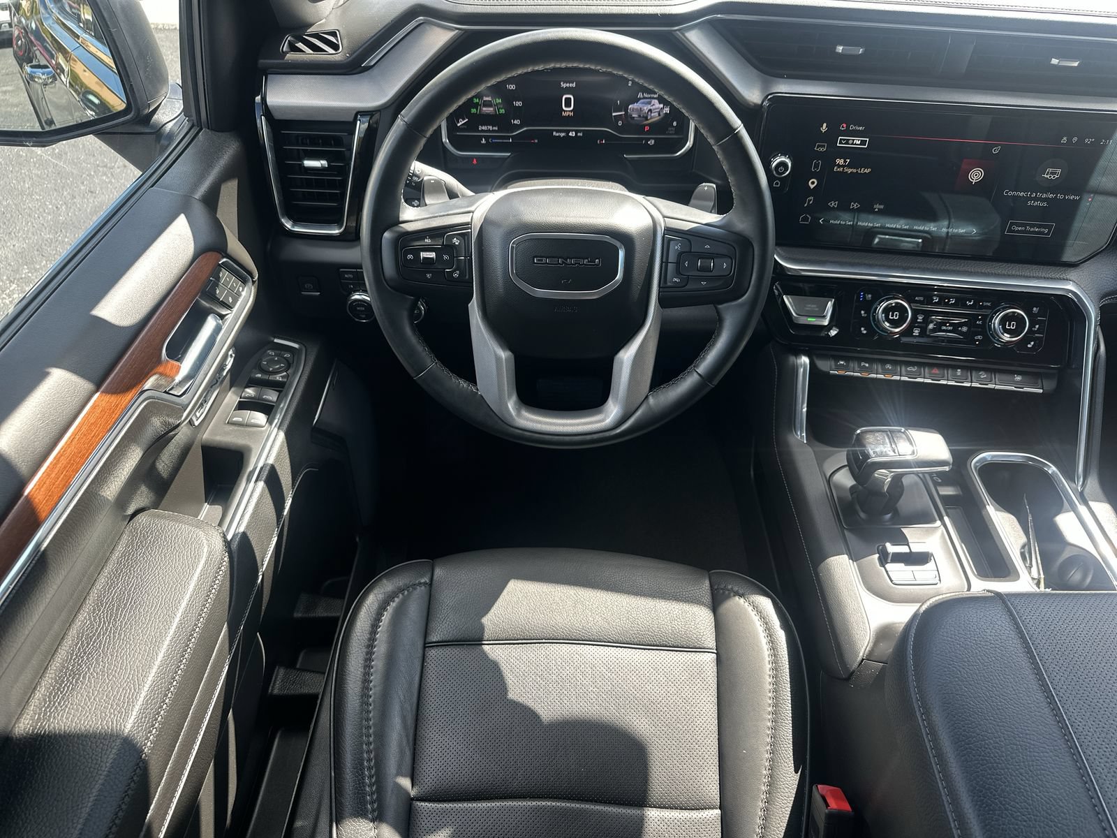 Used 2023 GMC Sierra 1500 Denali w/ Denali Reserve Package AWD/4WD image 17