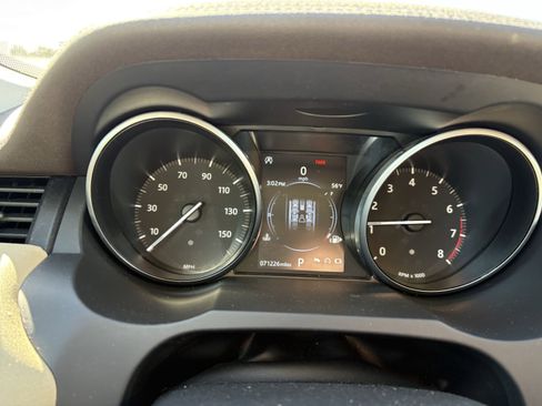 Used 2018 Land Rover Range Rover Evoque SE image 19