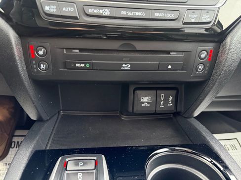 Used 2017 Honda Pilot Elite image 25