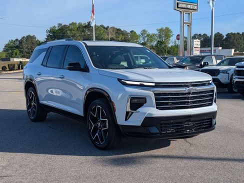 New 2026 Chevrolet Traverse High Country FWD image 2