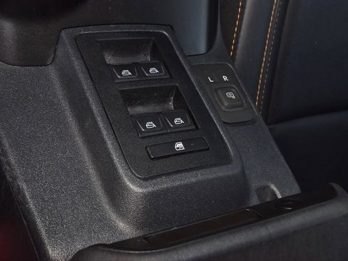 Used 2022 Ford Bronco Badlands image 35