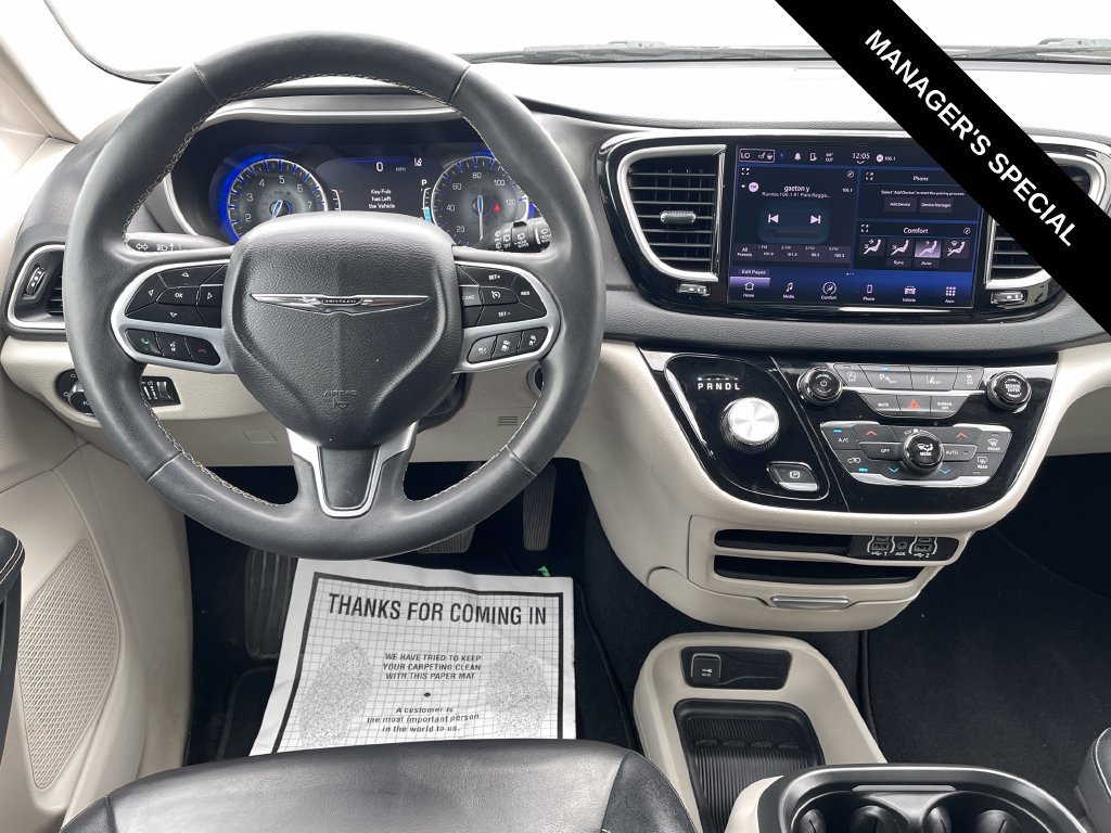 Used 2023 Chrysler Pacifica Touring-L FWD image 18