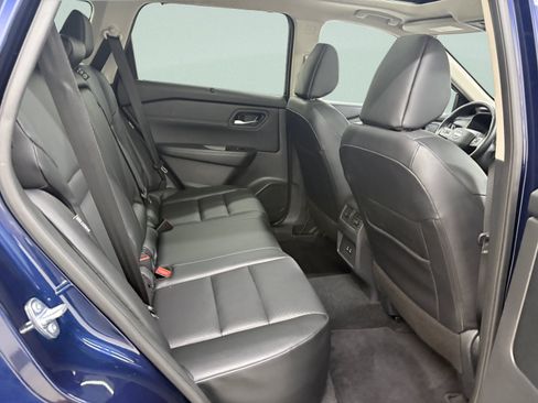 Used 2025 Nissan Rogue SV w/ SV Premium Package FWD image 23