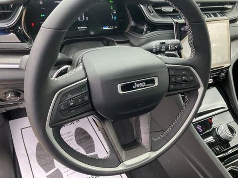 Certified 2022 Jeep Grand Cherokee Limited 4xe w/ Luxury Tech Group II AWD/4WD image 16