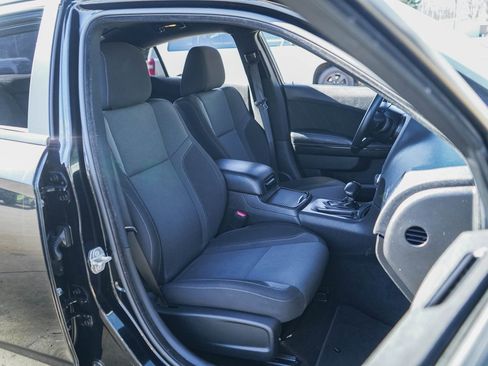 Used 2021 Dodge Charger SXT w/ Blacktop Package image 11