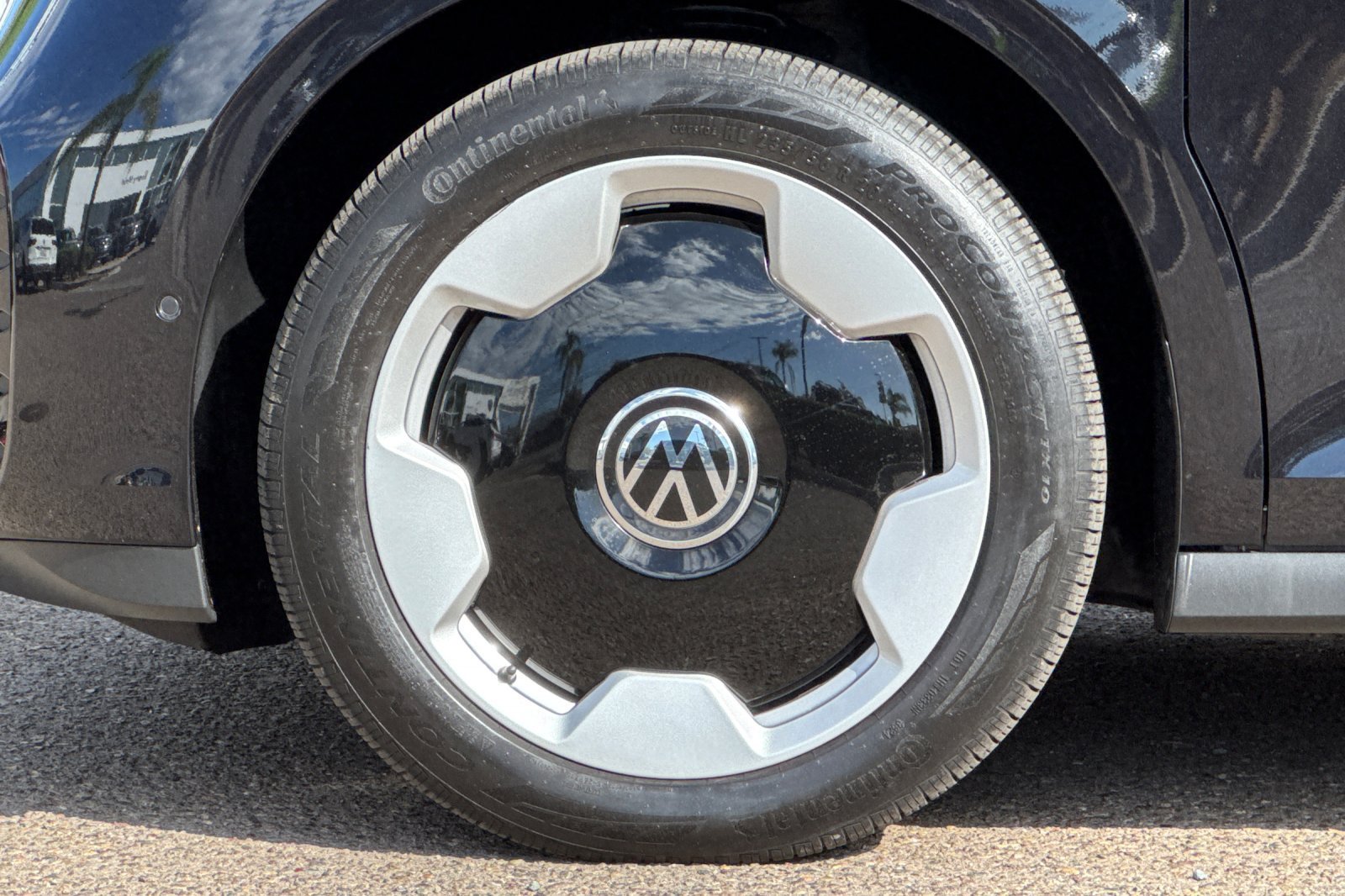 Used 2025 Volkswagen ID. Buzz Pro S RWD image 27