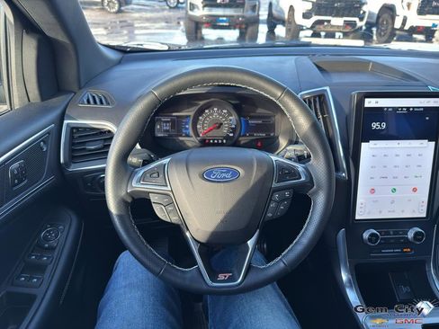 Used 2023 Ford Edge ST image 17