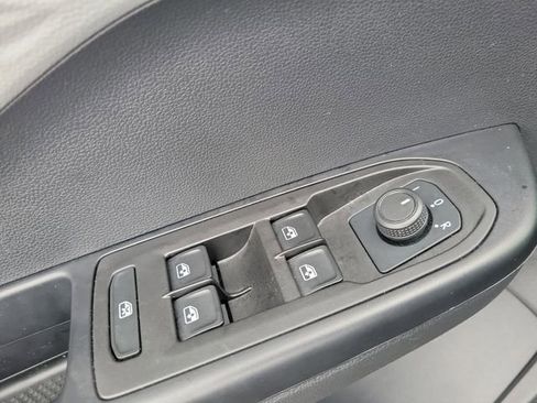 Used 2023 Volkswagen Taos S image 21