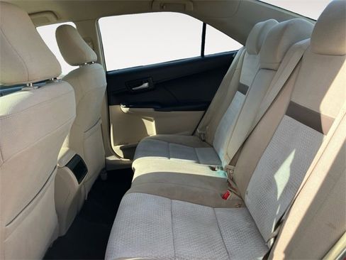 Used 2012 Toyota Camry LE image 13