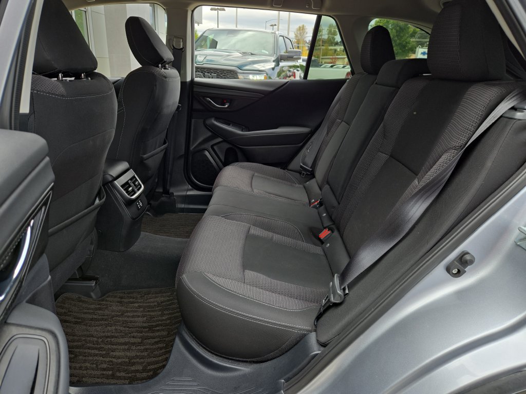 Used 2025 Subaru Outback Premium AWD/4WD image 15