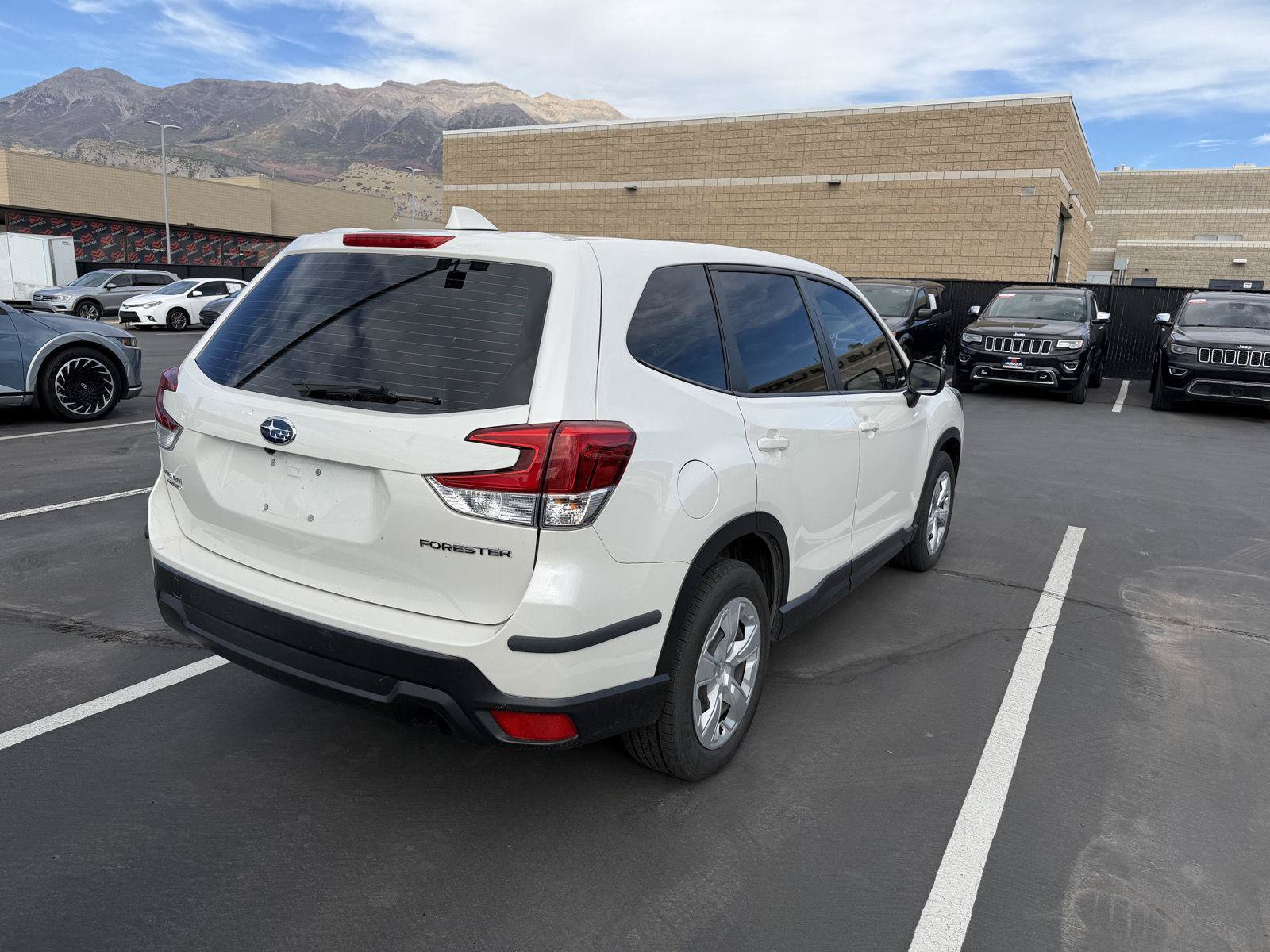 Used 2022 Subaru Forester AWD/4WD image 6
