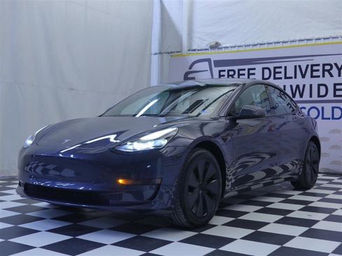Used 2023 Tesla Model 3 Standard Range RWD image 3
