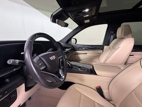 Used 2023 Cadillac Escalade Premium Luxury AWD/4WD image 7