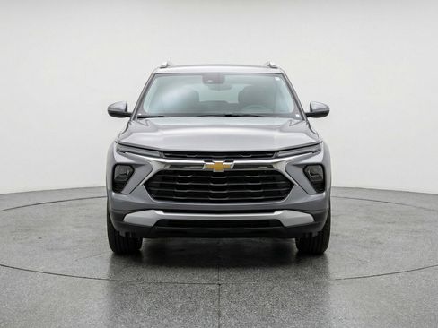 Used 2025 Chevrolet TrailBlazer LT FWD image 2