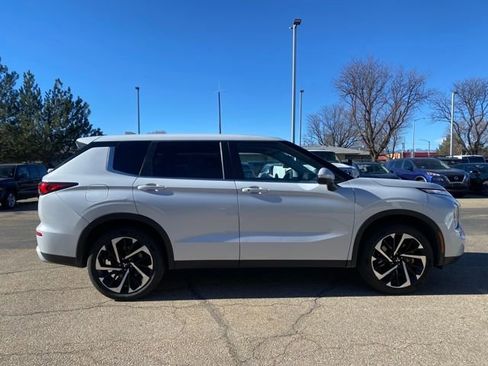 Used 2024 Mitsubishi Outlander SE image 6