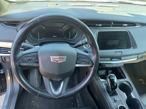 Used 2023 Cadillac XT4 Premium Luxury image 7