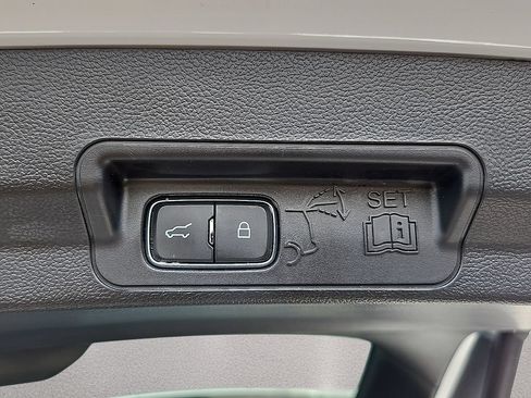 Used 2022 Ford Explorer 2WD image 15
