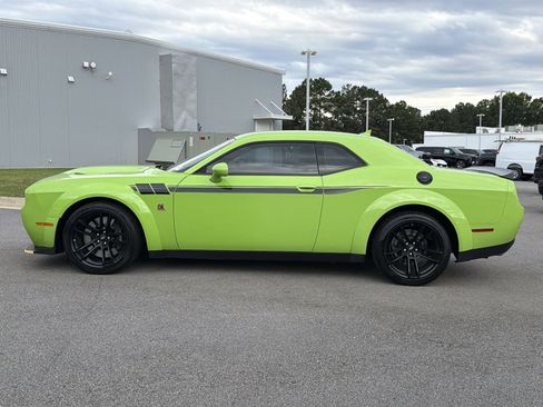 Used 2023 Dodge Challenger R/T Scat Pack RWD image 9