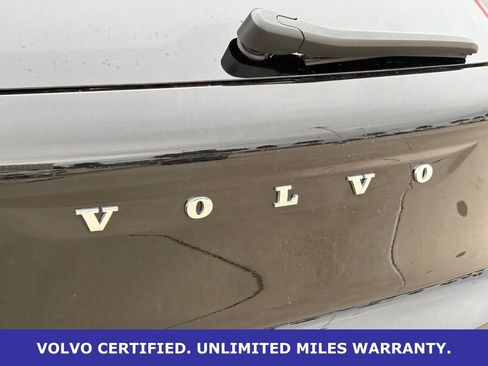 Certified 2025 Volvo XC40 B5 Core AWD/4WD image 9