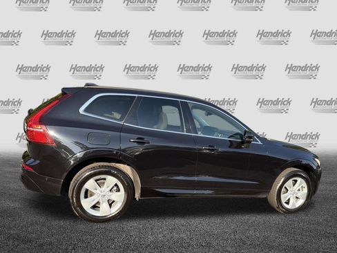 Certified 2022 Volvo XC60 B5 Momentum AWD/4WD image 11