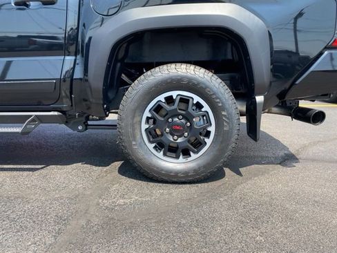 New 2025 Toyota Tacoma TRD Off-Road AWD/4WD image 15