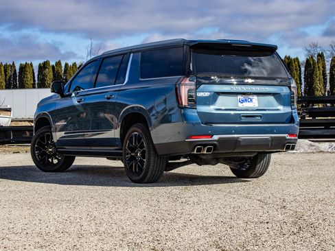 Used 2025 Chevrolet Suburban High Country image 13