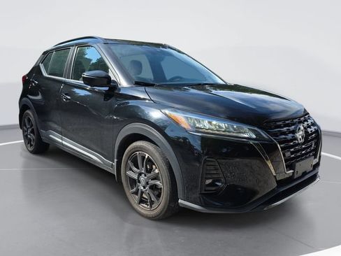 Used 2023 Nissan Kicks SR w/ Interior Electronics Package FWD image 2