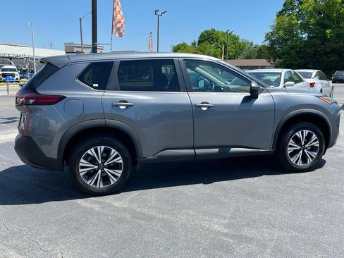 Used 2022 Nissan Rogue SV FWD image 12