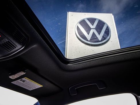 New 2026 Volkswagen Atlas Cross Sport SE FWD image 50